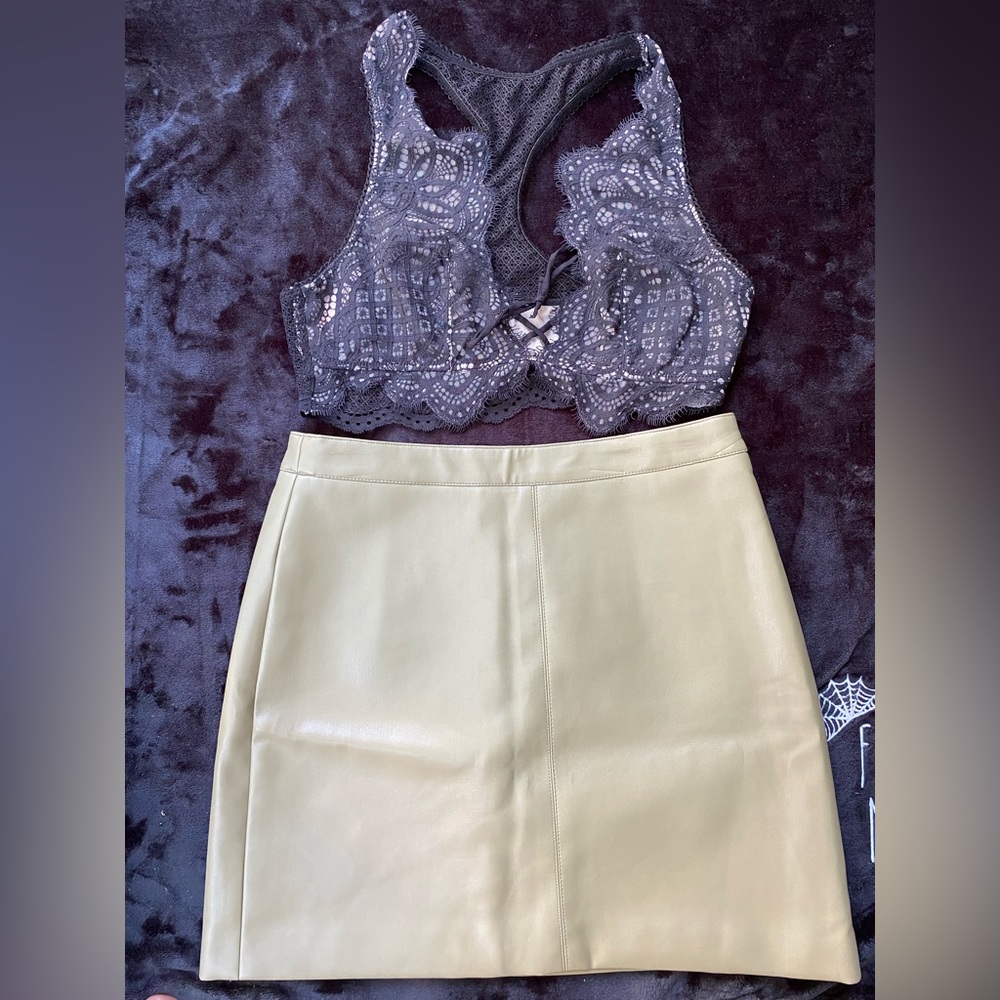 Leather fabric skirt -Falda de tela de cuero